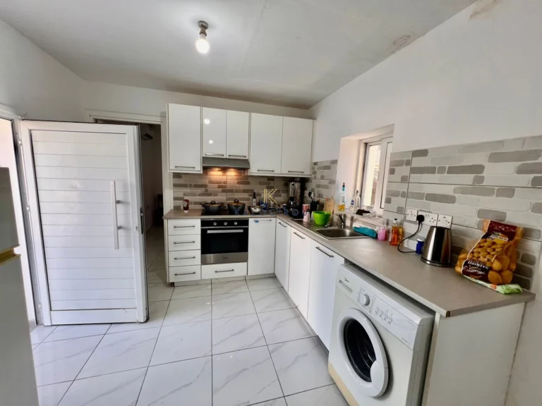 120m² Building for Sale in Livadia Larnakas, Larnaca District