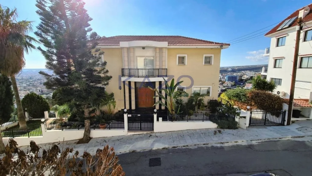 5 Bedroom House for Sale in Limassol – Agia Fyla