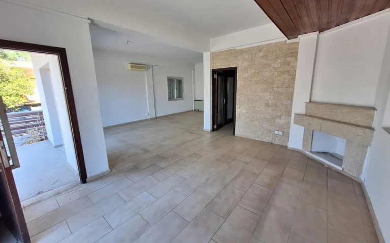 5 Bedroom House for Sale in Aglantzia, Nicosia District