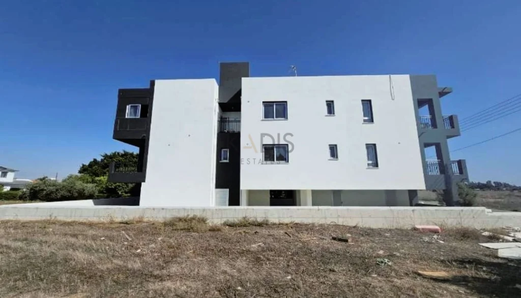 721m² Building for Sale in Meneou, Larnaca District