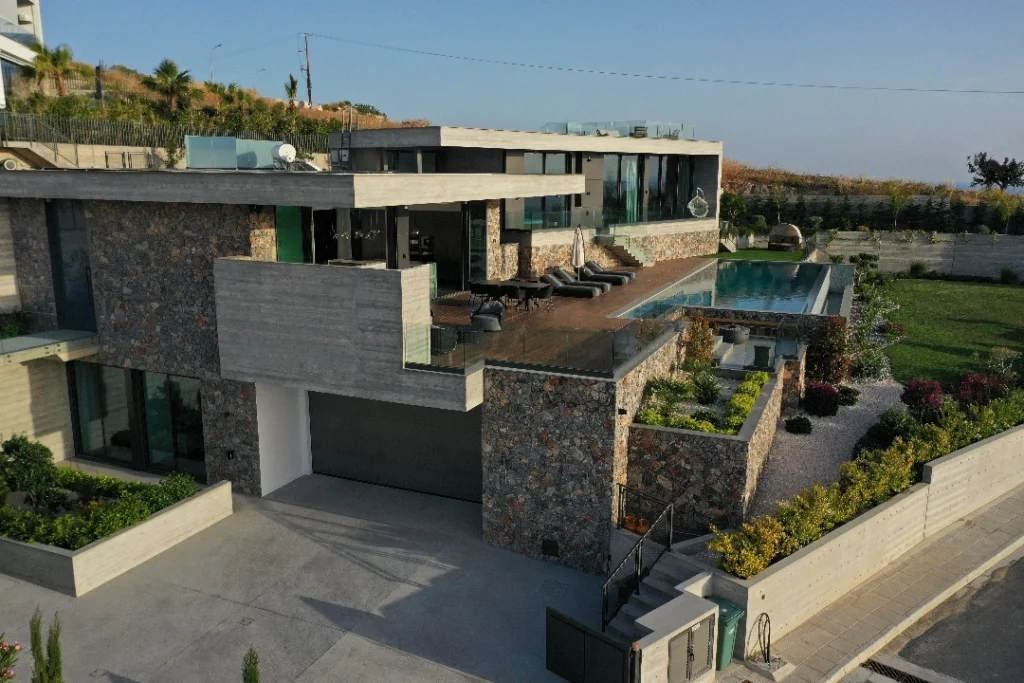5 Bedroom House for Sale in Armou, Paphos District