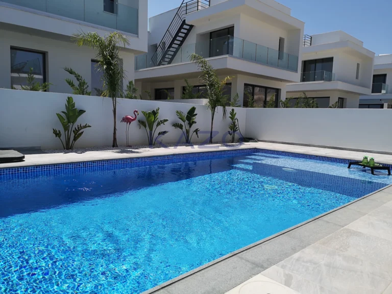 5 Bedroom House for Sale in Oroklini, Larnaca District