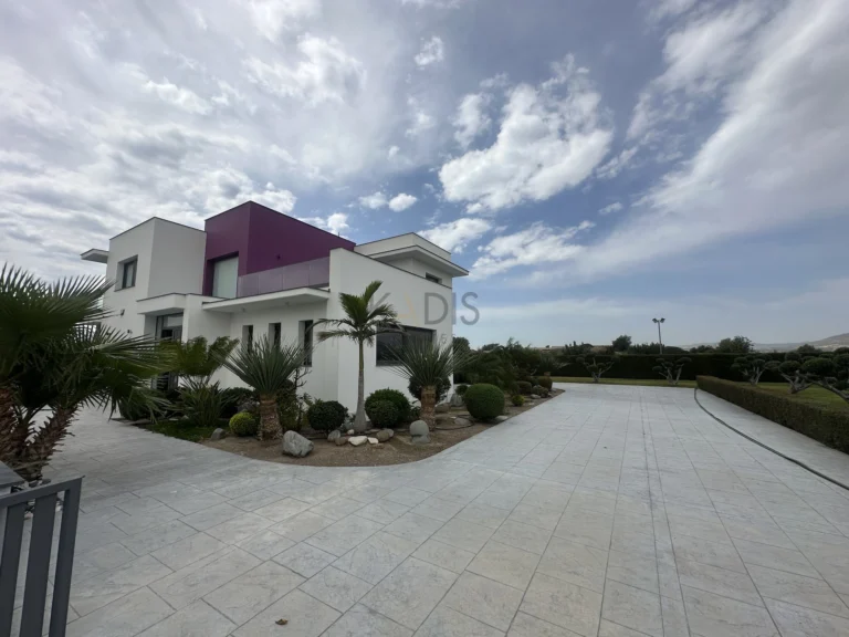 4 Bedroom House for Sale in Moni, Limassol District