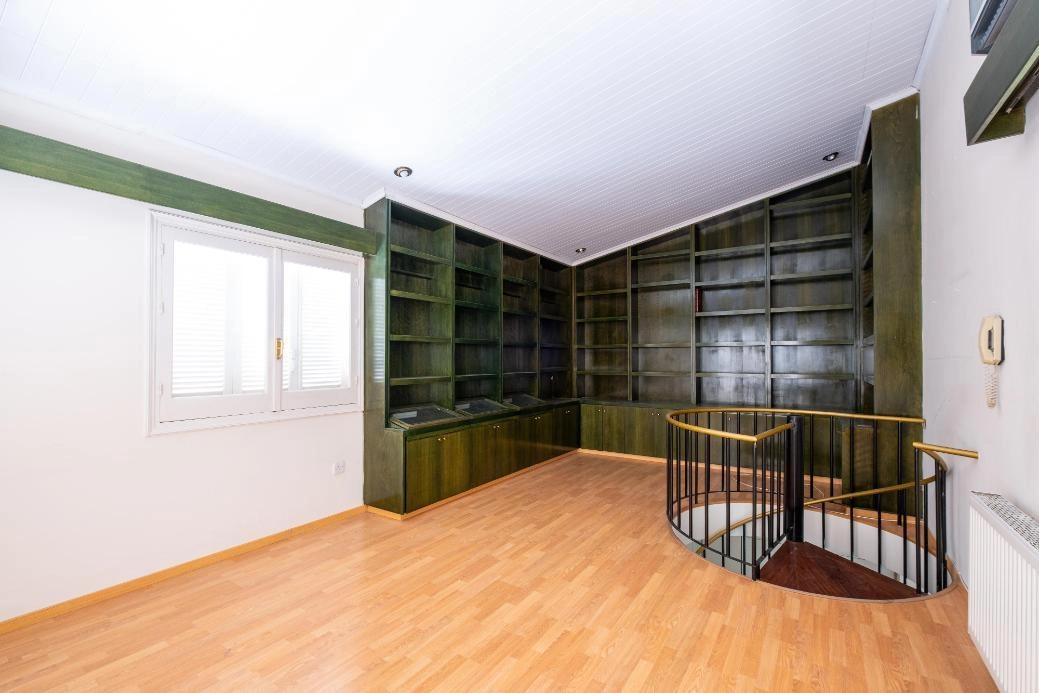 445m² Building for Sale in Agios Dometios, Nicosia District