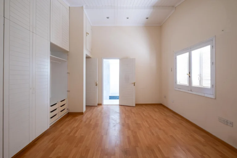 6+ Bedroom House for Sale in Agios Dometios, Nicosia District