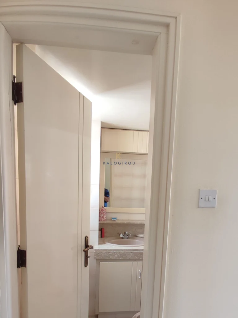 Cheap Houses and Villas for Sale Larnaca up to 700000 euro