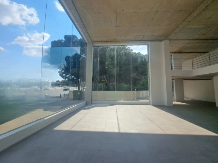 200m² Commercial for Rent in Aglantzia, Nicosia District