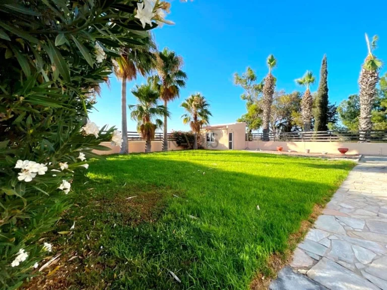 Cheap Houses and Villas for Sale Larnaca up to 600000 euro