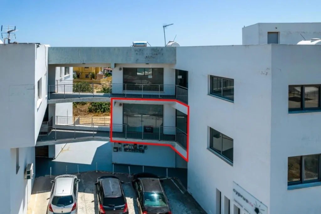 195m² Office for Sale in Oroklini, Larnaca District