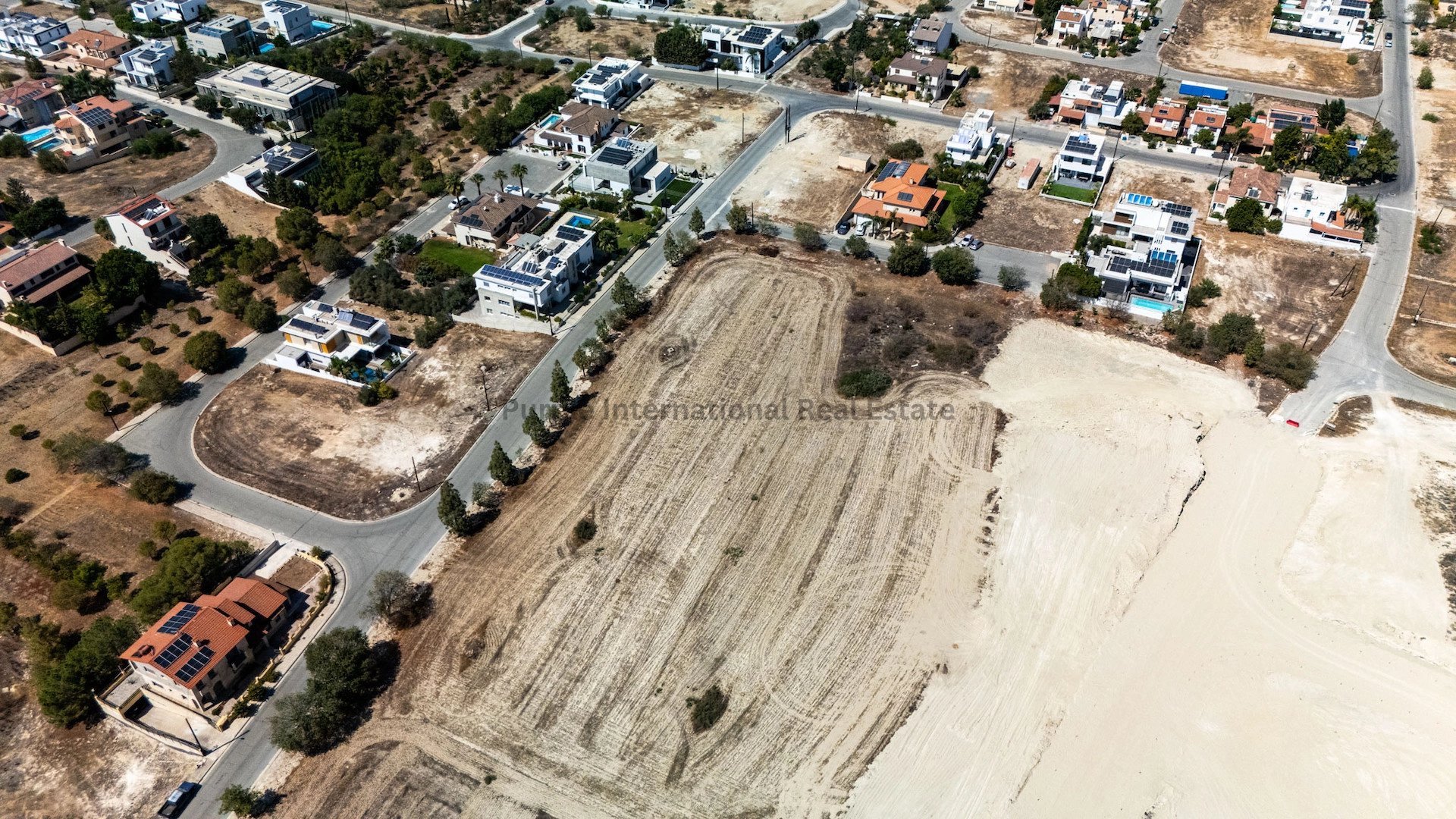 7,747m² Plot for Sale in Dali, Nicosia District
