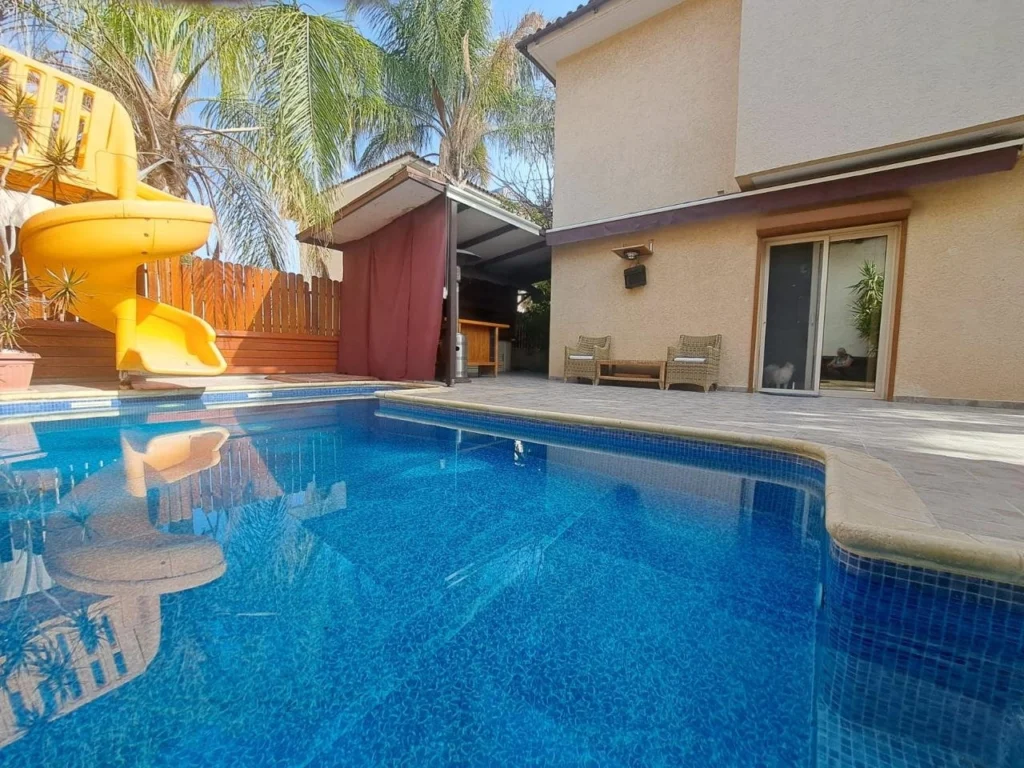 4 Bedroom House for Sale in Limassol – Agia Zoni