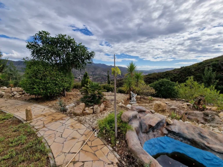 5 Bedroom House for Sale in Akrounta, Limassol District