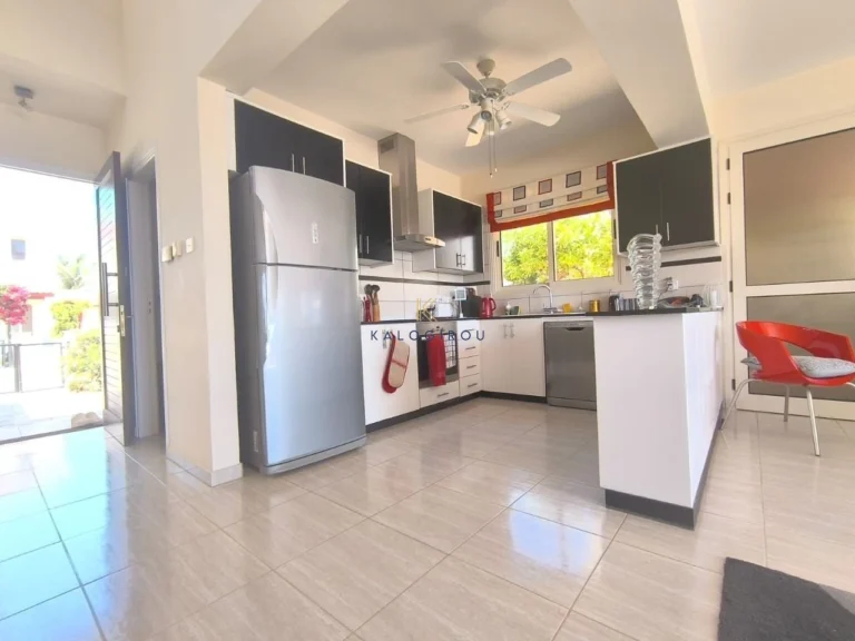 3 Bedroom House for Sale in Pervolia Larnacas