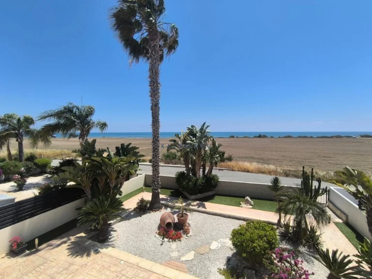 3 Bedroom House for Sale in Pervolia Larnacas