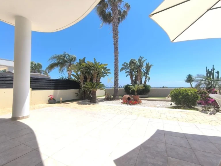 3 Bedroom House for Sale in Pervolia Larnacas