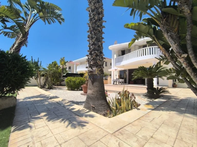 3 Bedroom House for Sale in Pervolia Larnacas