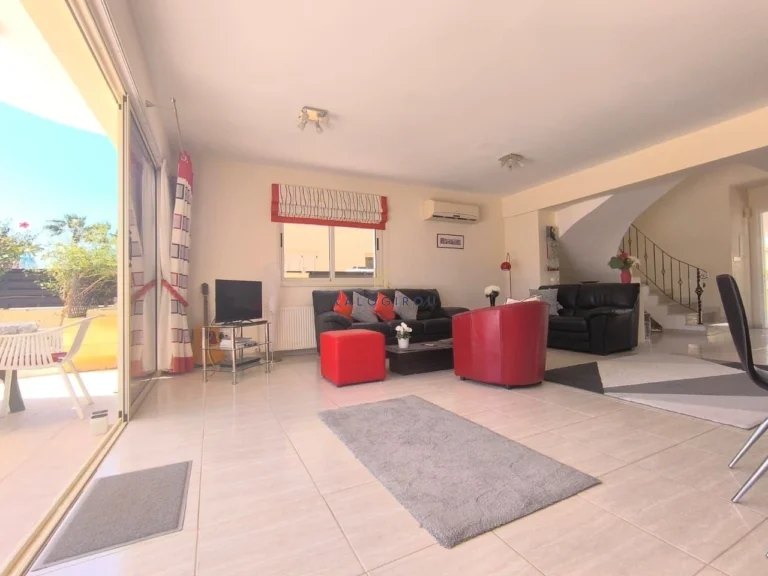 3 Bedroom House for Sale in Pervolia Larnacas