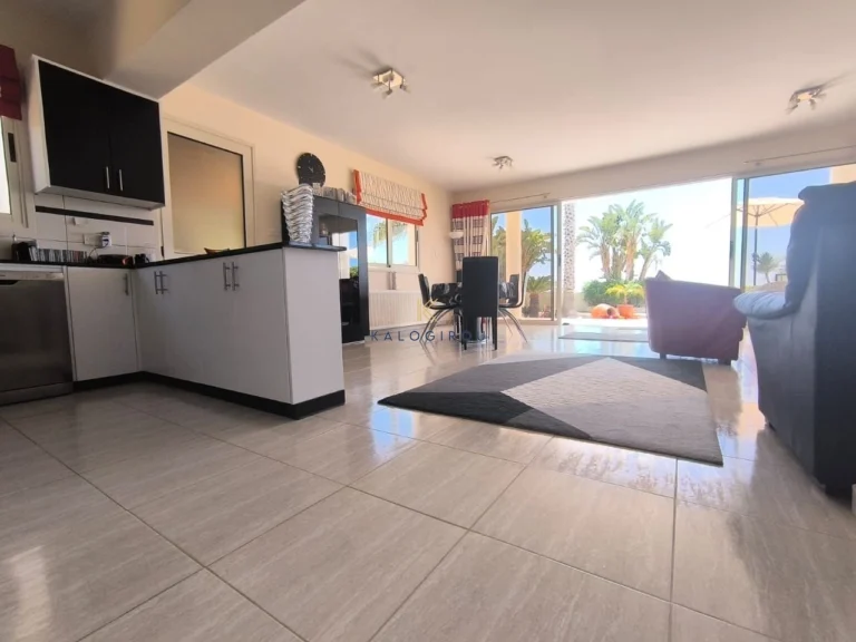 3 Bedroom House for Sale in Pervolia Larnacas