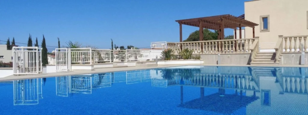 3 Bedroom Apartment for Sale in Paphos – Universal