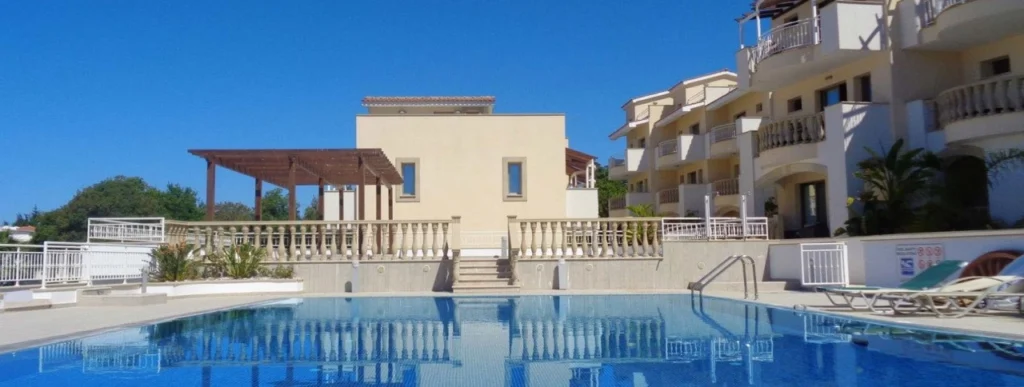 3 Bedroom Apartment for Sale in Paphos – Universal
