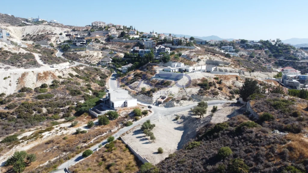 3,153m² Plot for Sale in Agios Tychonas, Limassol District