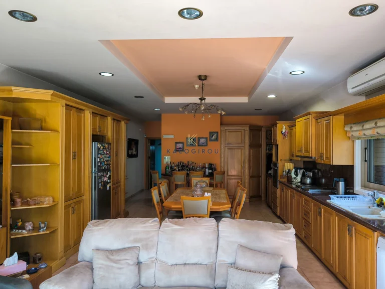 5 Bedroom House for Sale in Aradippou, Larnaca District