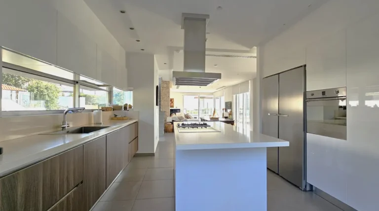 5 Bedroom House for Sale in Konia, Paphos District