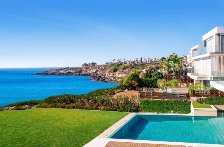 4 Bedroom House for Sale in Chlorakas, Paphos District