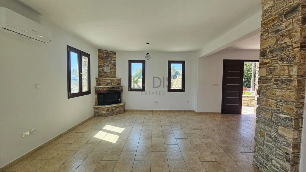 3 Bedroom House for Sale in Agia Anna, Larnaca District