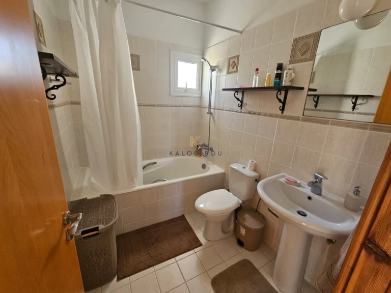 3 Bedroom House for Sale in Oroklini, Larnaca District