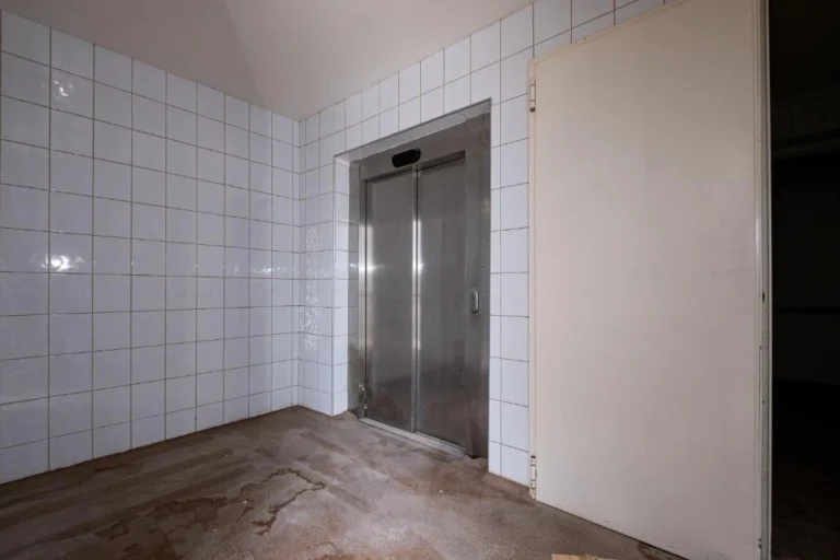 1615m² Commercial for Sale in Paphos District