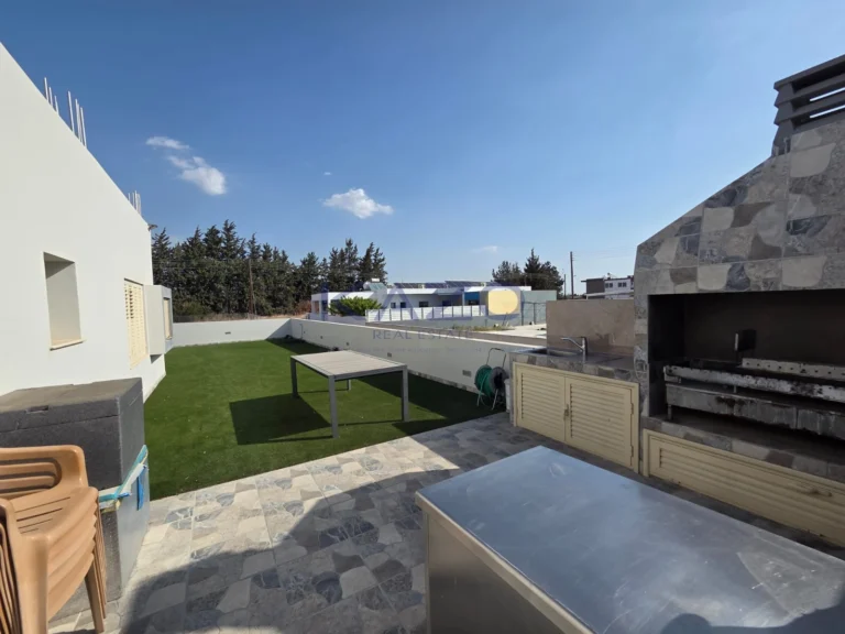 4 Bedroom House for Sale in Trachoni Lemesou, Limassol District