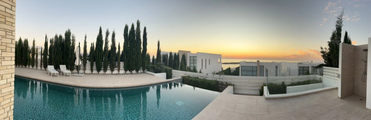 4 Bedroom House for Sale in Peyia, Paphos District