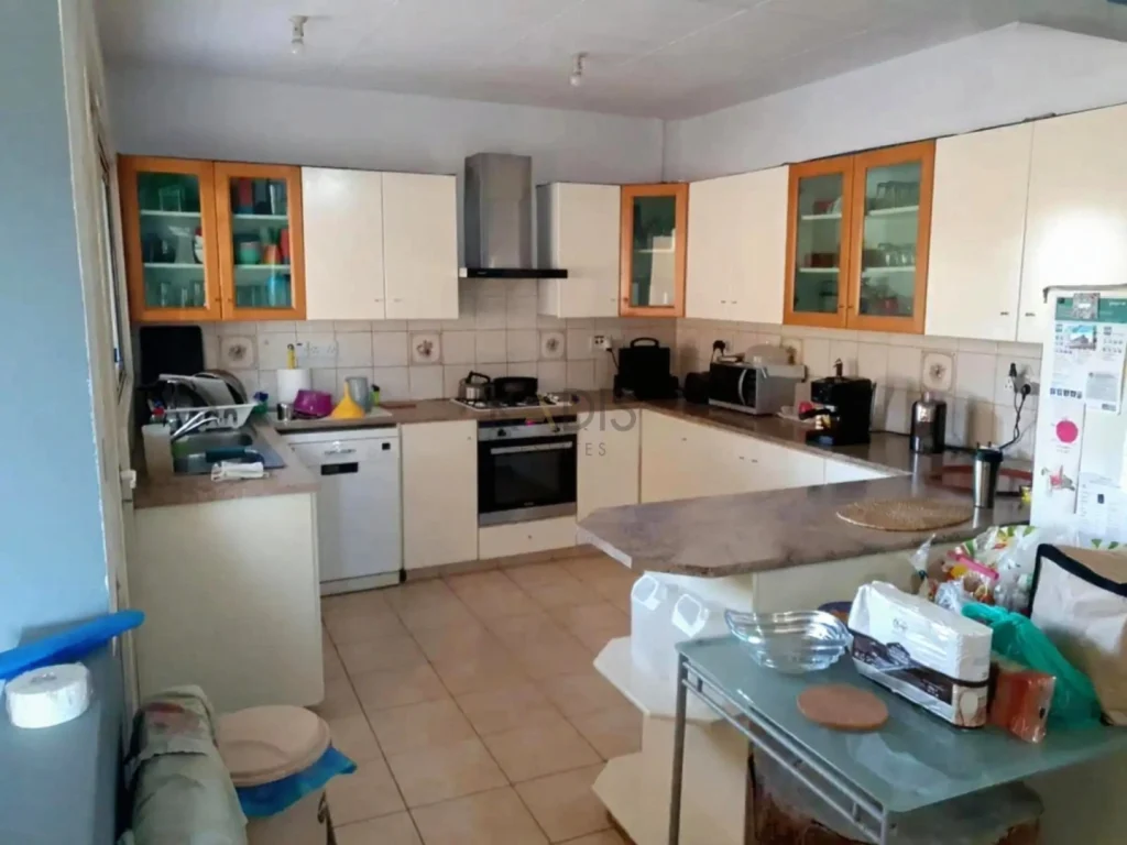 5 Bedroom House for Sale in Agia Varvara Lefkosias, Nicosia District