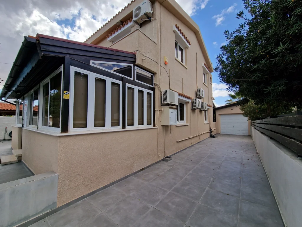 4 Bedroom House for Sale in Oroklini, Larnaca District