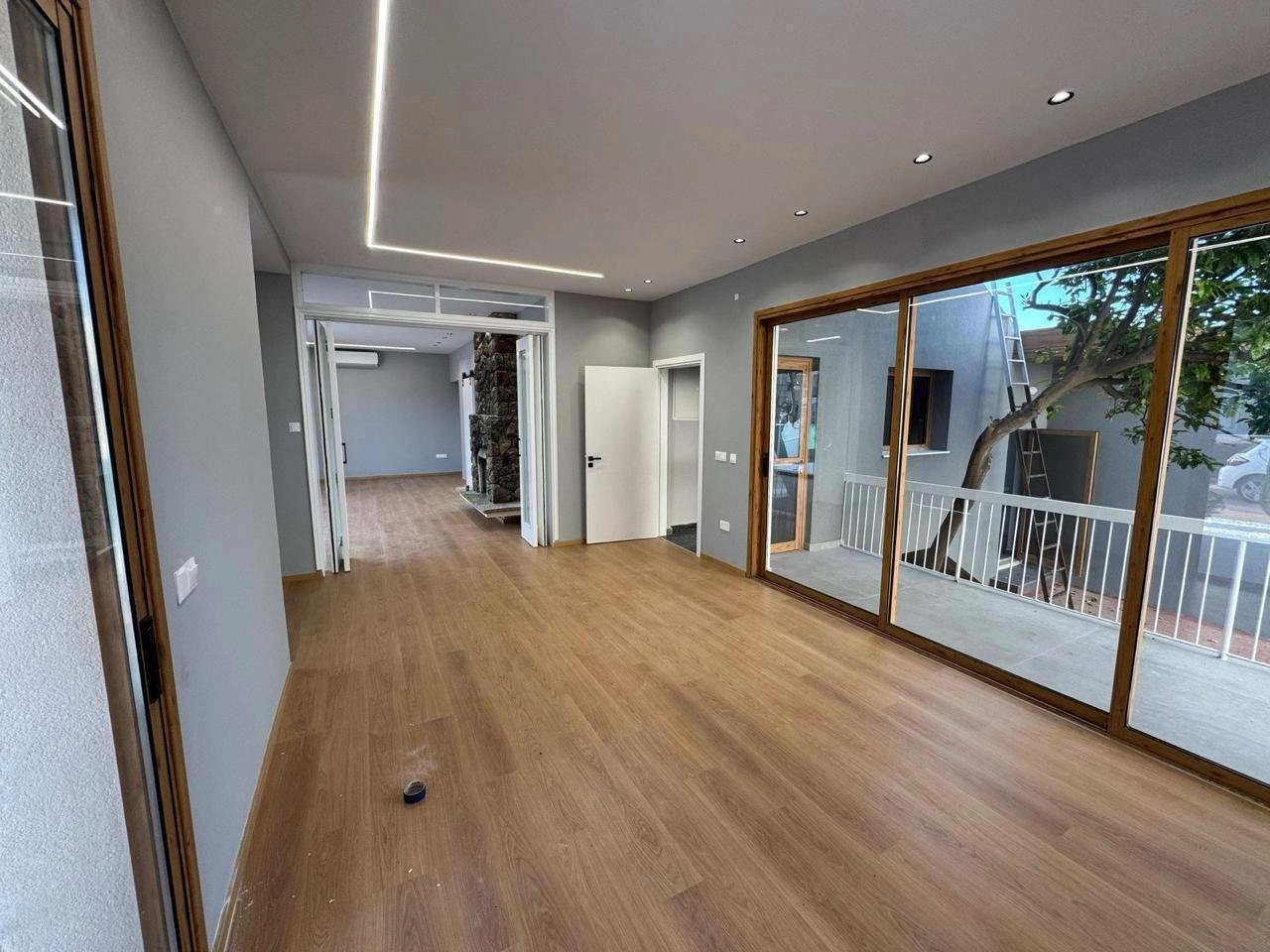 400m² Office for Rent in Limassol District