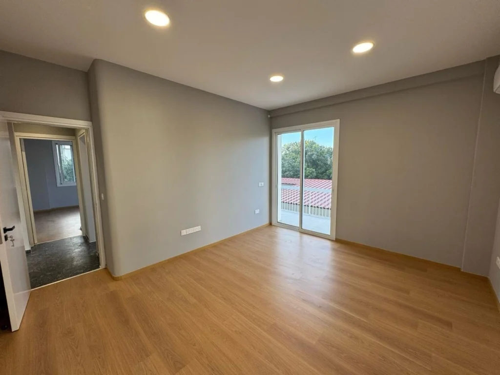 400m² Office for Rent in Limassol District