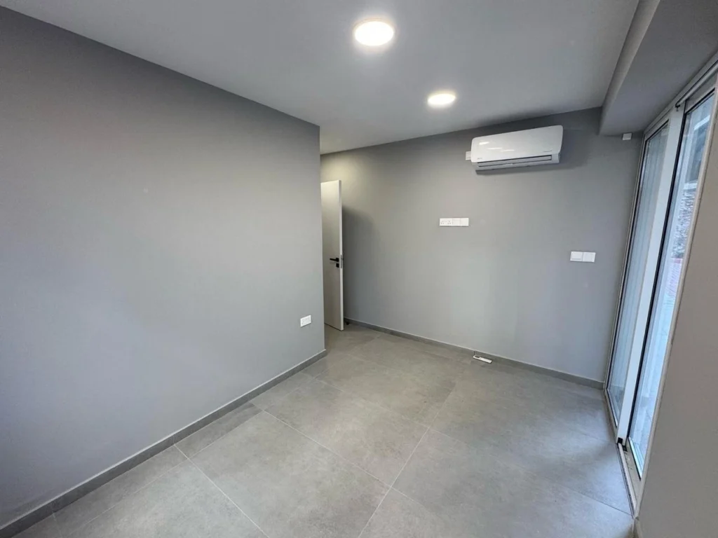 400m² Office for Rent in Limassol District