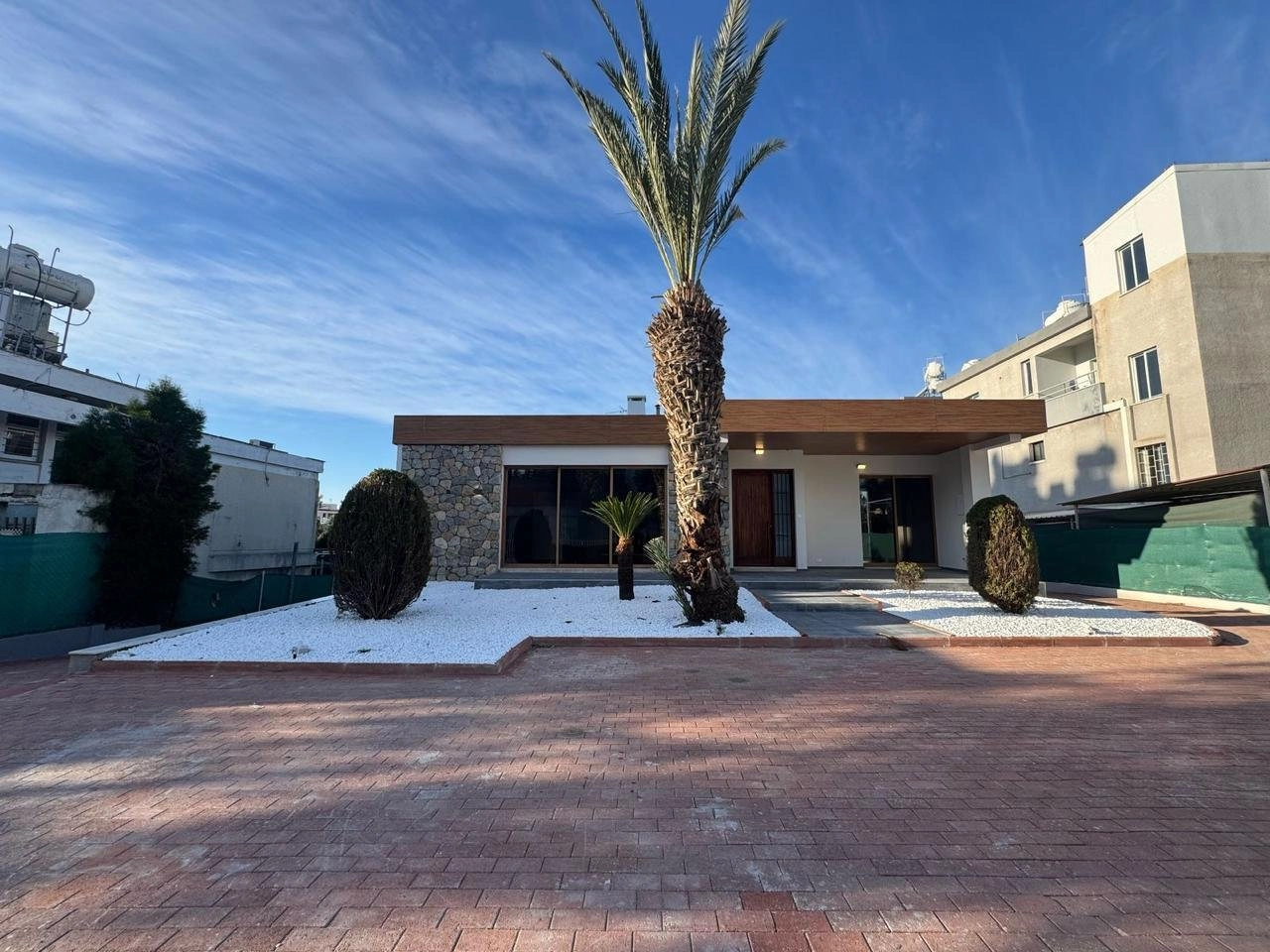 400m² Office for Rent in Limassol District