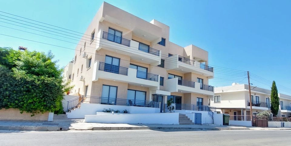 769m² Commercial for Sale in Geroskipou, Paphos District