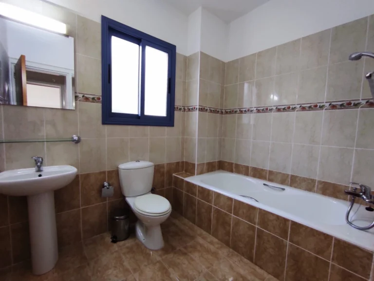 769m² Commercial for Sale in Geroskipou, Paphos District