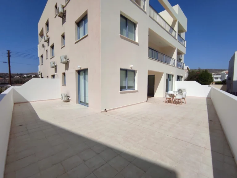 769m² Commercial for Sale in Geroskipou, Paphos District