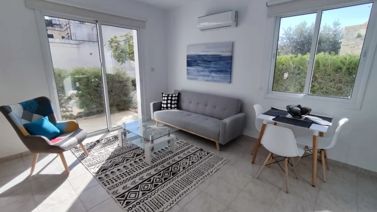 456m² Commercial for Sale in Geroskipou, Paphos District