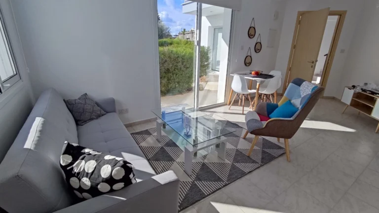 456m² Commercial for Sale in Geroskipou, Paphos District