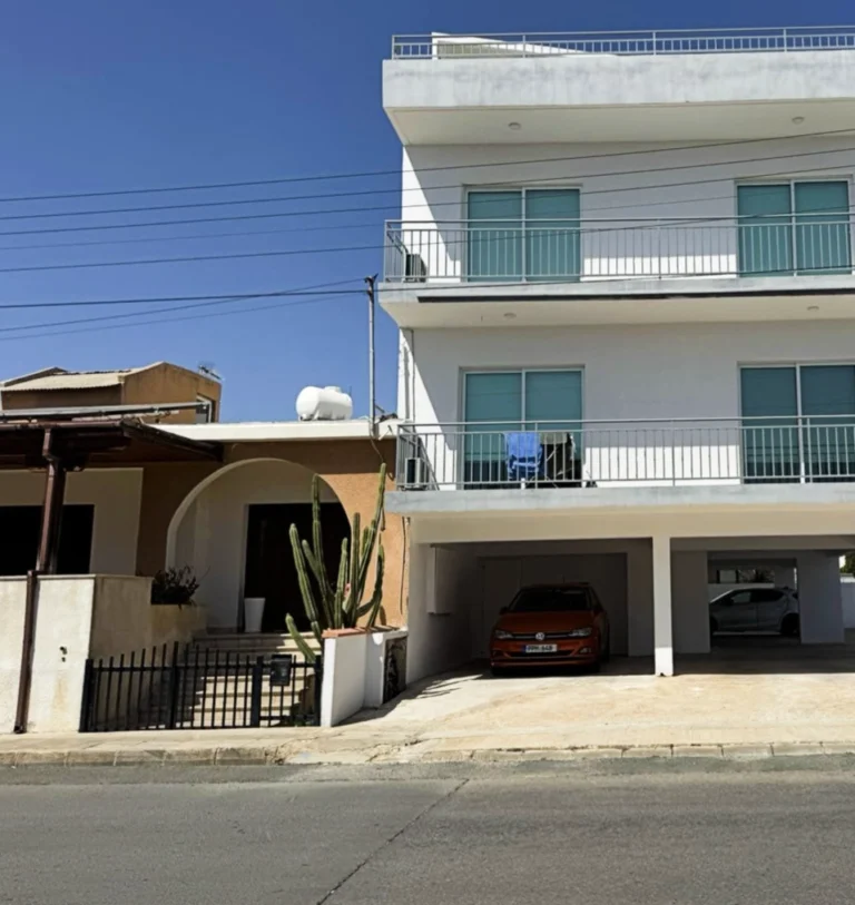 284m² Commercial for Sale in Kato Paphos