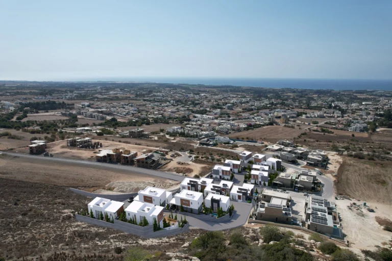 5 Bedroom House for Sale in Geroskipou, Paphos District