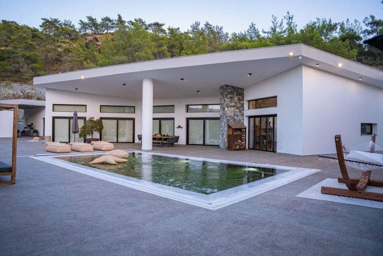 6+ Bedroom House for Sale in Louvaras, Limassol District