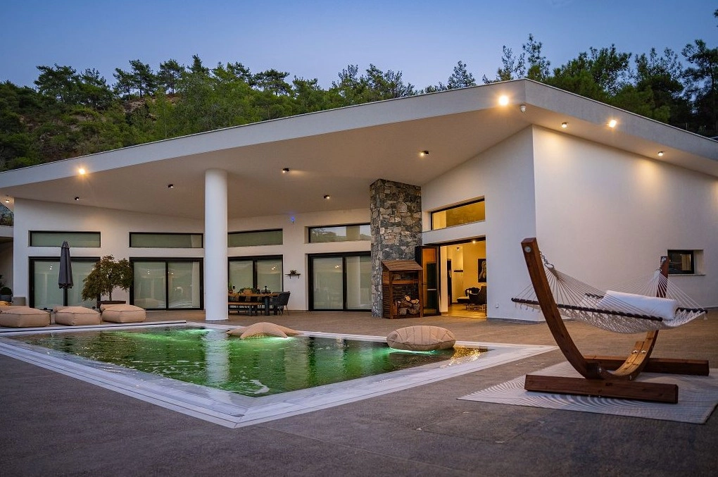 6+ Bedroom House for Sale in Louvaras, Limassol District