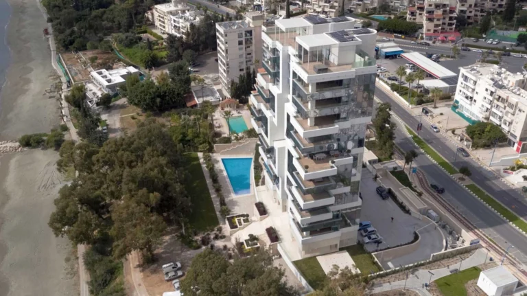 4 Bedroom Apartment for Sale in Agios Tychonas, Limassol District