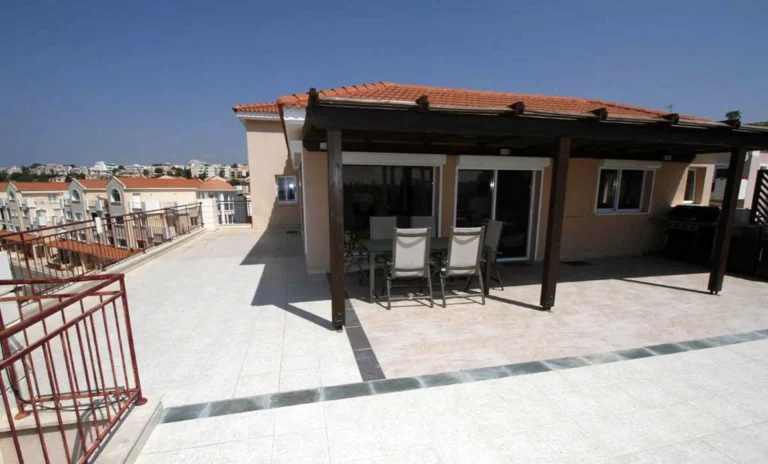 3 Bedroom Apartment for Sale in Paphos – Universal